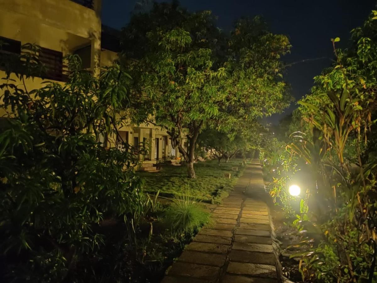 Gir Birding Lodge غابة غير المظهر الخارجي الصورة
